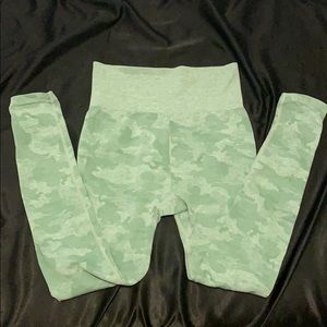 Knockoff Gymshark camo leggings